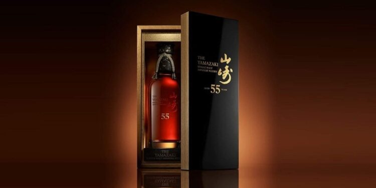 तब्बल 6.5 कोटींची व्हिस्कीची बाटली, एवढी का आहे महाग ही whisky?