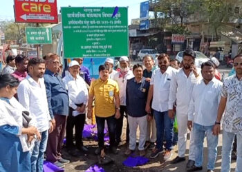 चाळीसगाव रस्त्याला दोन्ही बाजुला फुटपाथ अन् काॅंक्रिट गटार