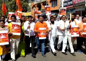 धनुष्यबाण चोरणार्‍यांविरोधात जोरदार आंदोलन, निवडणुकीच्या तयारीला लागा! उध्दव ठाकरेही आक्रमक no1maharashtra #News Updates