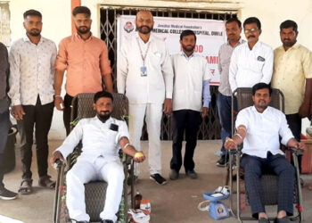 नरव्हाळ येथे शिवजयंतीनिमित्त जवाहर मेडीकल फौंडेशनतर्फे रक्तदान शिबीर