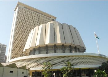 kunal patil एस.टी.कर्मचार्‍यांचे वेतन निर्धारित वेळेत करा! विधानसभेत विविध प्रश्‍नांना फोडली वाचा