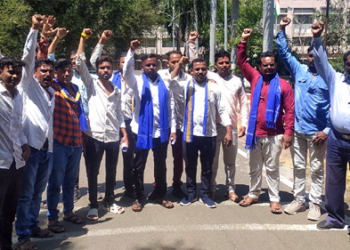 All India panther Sena छत्रपती संभाजीनगरात निळ्या झेंड्याचा अवमान!