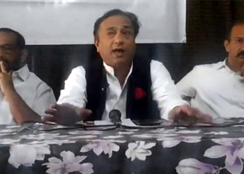 मोदींची हुकुमशाही राेखण्यासाठी रस्त्यावर उतरा : काॅग्रेसचे जय भारत सत्याग्रह आंदाेलन