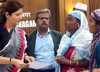 2500 women from Maharashtra stuck in Dubai दुबईत अडकल्या महाराष्ट्रातील अडीच हजार महिला