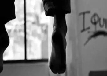 student suicide बारावीच्या परिक्षार्थीची गळफास घेऊन आत्महत्या