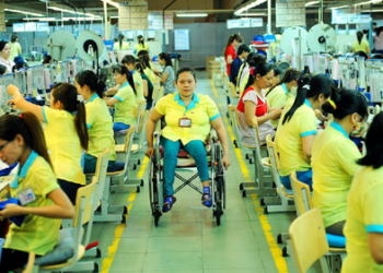 disabled employees reservation दिव्यांग कर्मचाऱ्यांना पदोन्नतीमध्ये चार टक्के आरक्षण