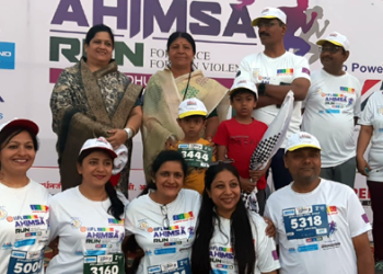 Ahimsa Run 2023 तीन वर्षांचा आयुष धावला मॅरेथॉनमध्ये