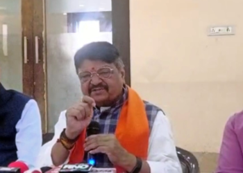 Kailas Vijaywargiya on Congress दिवंगत प्रधानमंत्री इंदिरा गांधी, राजीव गांधींची तुलना नरेंद्र मोदींशी करण्याचे भाजपचे धाडस