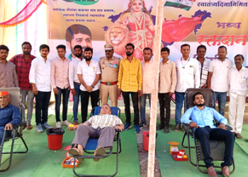 Dhule News आकाश साखला मित्र परिवाराच्या वतीने  स्वातंत्र्य दिनानिमित्त विविध कार्यक्रम