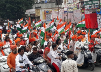 Dhule News भाजपाच्या बाईक रॅलीने धुळे शहर झाले तिरंगामय