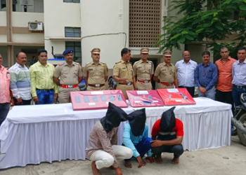 Dhule Crime पिस्तूल लावून महामार्गावर लूटमार करणारी मिरची गॅंग पोलिसांच्या जाळ्यात