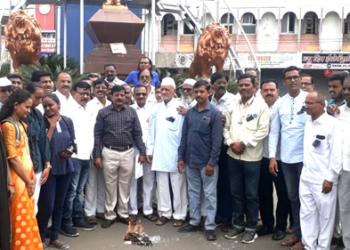 Attacks on journalists पत्रकारांनी केली पत्रकार संरक्षण कायद्याची होळी