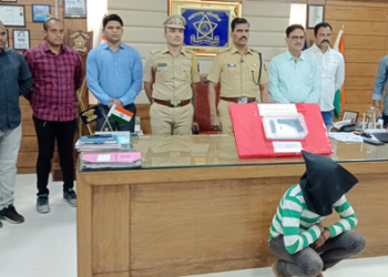 Dhule Crime गावठी बंदुकीने दहशत माजविणाऱ्या तरूणाला एलसीबीने पकडले