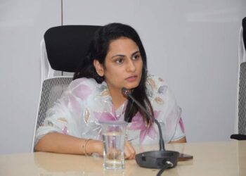 Manisha Khatri फटाके विक्रेत्यांनी कायदेशीर अटी-शर्तींचे पालन करावे : जिल्हाधिकारी मनीषा खत्री