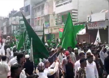 Eid-E-Milad रक्तदानासह भव्य मिरवणूक काढून हजरत मोहम्मद पैगंबर जयंती साजरी