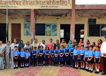 ZP School Kaykhede काळखेडे जि. प. शाळेच्या विद्यार्थ्यांना मिळाला गणवेश
