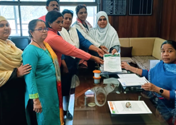 Dhule News सावरकर स्मारक सुशोभीकरणाच्या कामाला महापालिकेतील सत्ताधाऱ्यांच्या खोडा