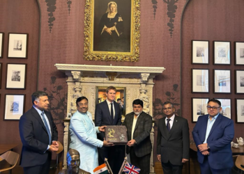 Waghnakh लंडनहून वाघनखं भारतात आणण्याच्या करारावर स्वाक्षरी