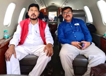Ramdas Athawale on Congress देश तोडण्याचे आणि लुटण्याचे काँग्रेसचे मनसुबे उघड झालेत!