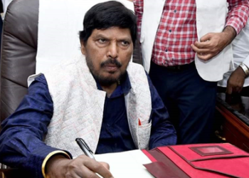 Ramdas Athawale मागासवर्गीय विद्यार्थ्यांचे शिष्यवृत्तीचे प्रश्न मार्गी लावणार! केंद्रीय राज्यमंत्री रामदास आठवले 