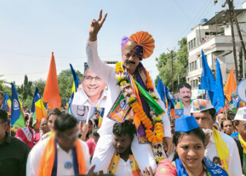 Dhule Vidhansabha ‘वंचित’चे उमेदवार जितुभाऊ शिरसाठ यांचे नामनिर्देशन पत्र दाखल, समर्थकांची उत्स्फूर्त महारॅली