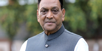 Omprakash Agrawal Amrut Mahotsav ओमप्रकाशजी अग्रवाल : एक दिशादर्शक व्यक्तिमत्त्व!